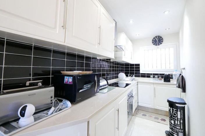 Image No.18-2 Bed Property for sale