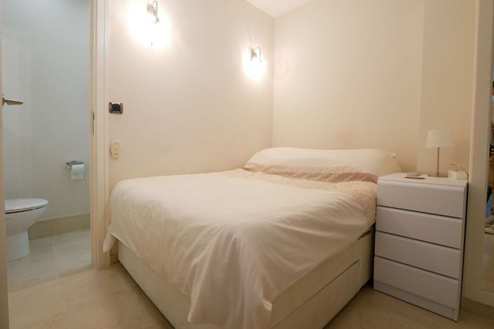 Image No.21-2 Bed Property for sale