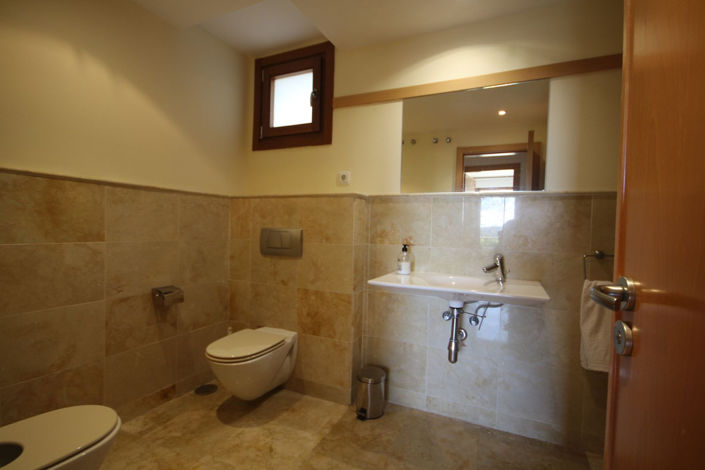 Image No.11-3 Bed Property for sale