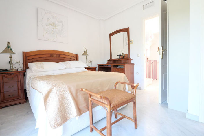 Image No.8-2 Bed Property for sale