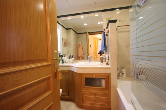 Image No.5-3 Bed Property for sale