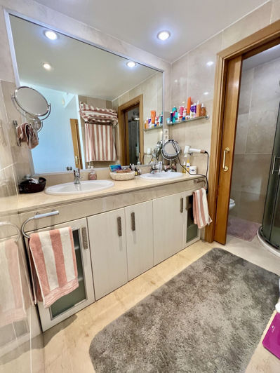 Image No.12-2 Bed Property for sale