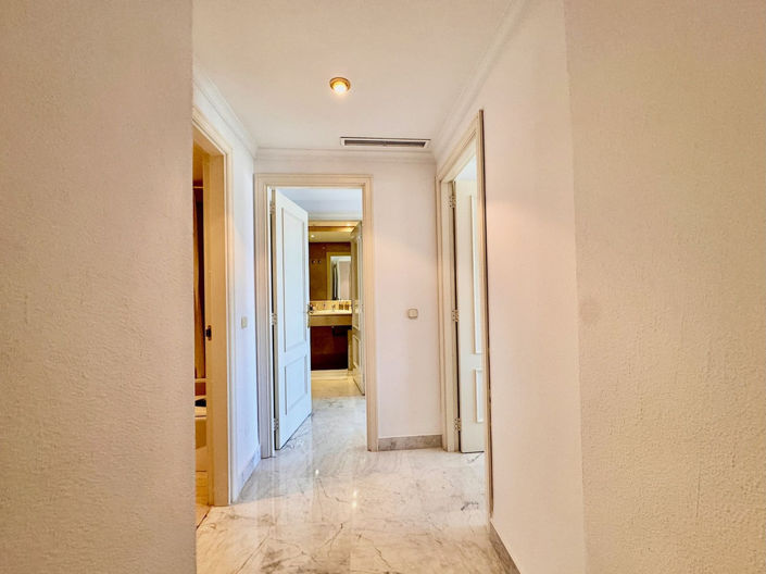 Image No.10-2 Bed Property for sale