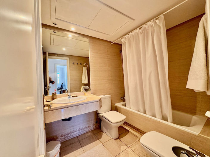 Image No.11-2 Bed Property for sale