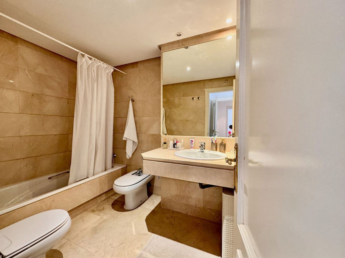 Image No.13-2 Bed Property for sale