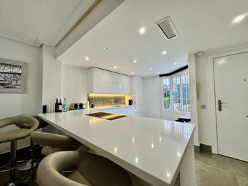 13-5fd73dea700db77384c091ca9818b1a9