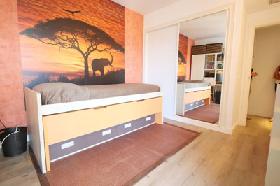 10-bb915d1cb19341576dcdc994b81ab9c5