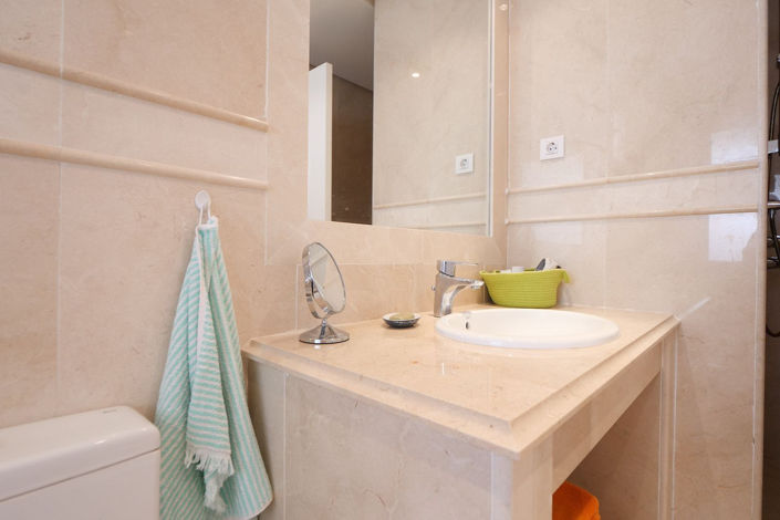 Image No.12-2 Bed Property for sale