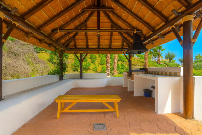 Image No.13-2 Bed Property for sale