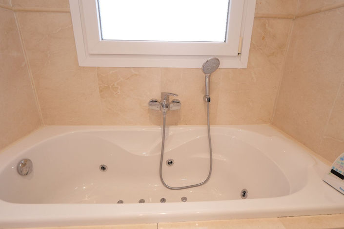 Image No.22-2 Bed Property for sale