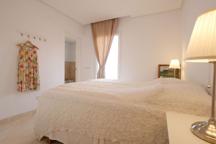 Image No.26-2 Bed Property for sale