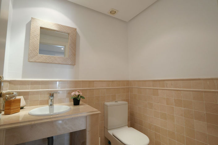 Image No.27-2 Bed Property for sale