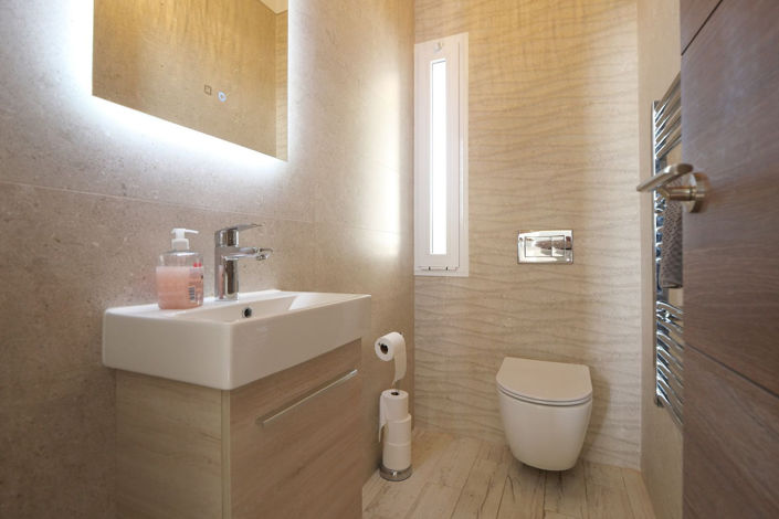 Image No.14-2 Bed Property for sale