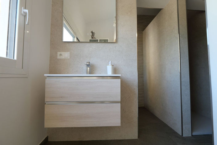 Image No.18-2 Bed Property for sale