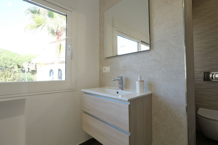 Image No.19-2 Bed Property for sale