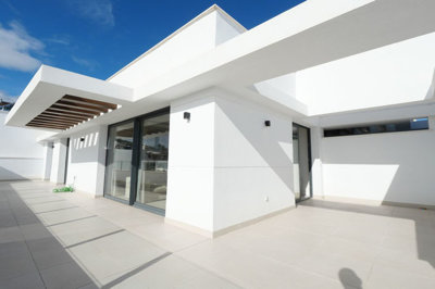 10-bb915d1cb19341576dcdc994b81ab9c5