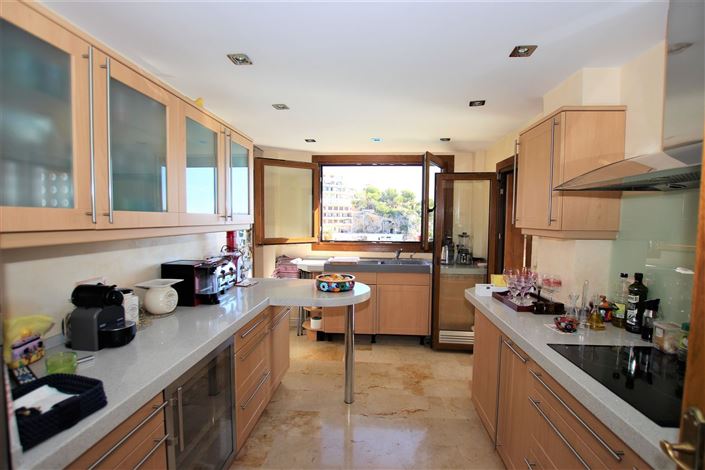 Image No.4-4 Bed Chalet for sale