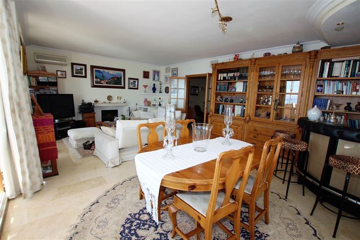 Image No.5-4 Bed Chalet for sale