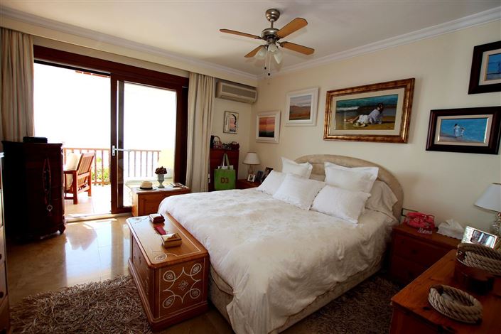 Image No.7-4 Bed Chalet for sale