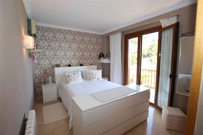 Image No.8-4 Bed Chalet for sale