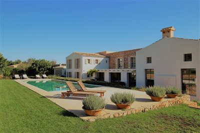 6 Bed Chalet for sale