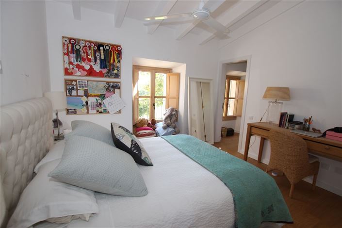 Image No.13-6 Bed Chalet for sale