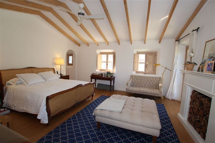 Image No.6-6 Bed Chalet for sale