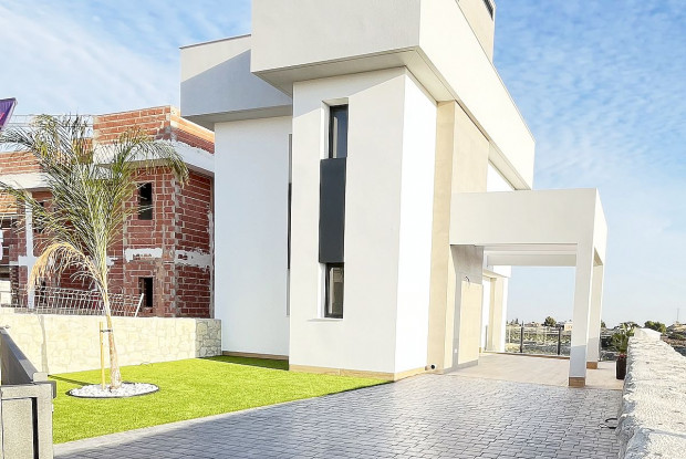 Image No.15-3 Bed Villa for sale