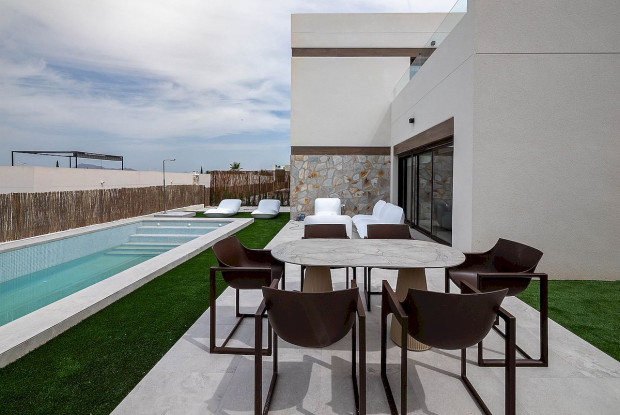 Image No.10-3 Bed Villa for sale