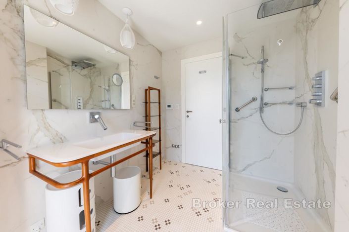 Image No.11-Villa de 4 chambres à vendre à Split