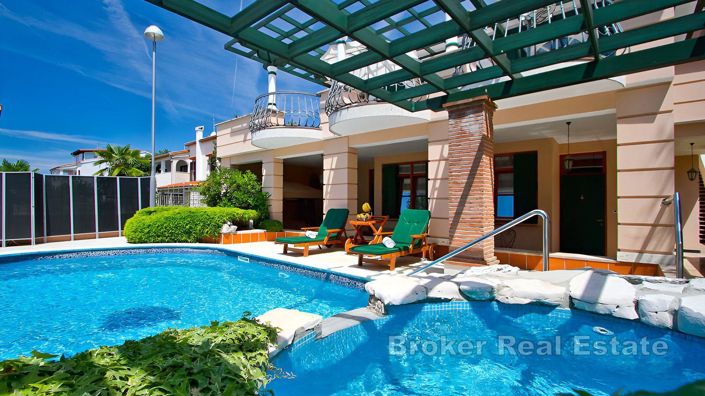 Image No.4-Villa de 8 chambres à vendre à Porec