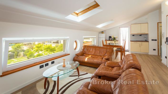 Image No.16-12 Bed Villa for sale