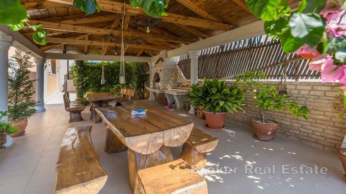 Image No.18-12 Bed Villa for sale