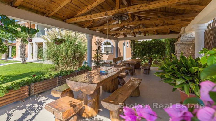 Image No.19-12 Bed Villa for sale