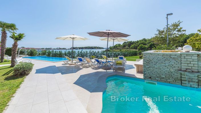 Image No.4-12 Bed Villa for sale