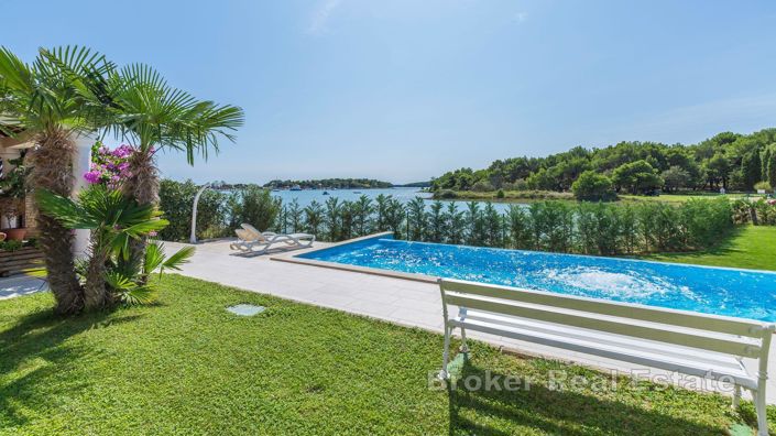 Image No.5-12 Bed Villa for sale