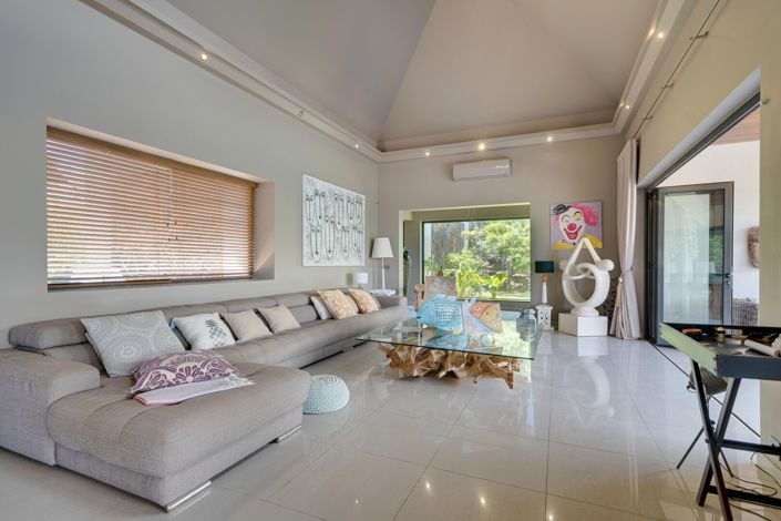 Image No.4-4 Bed Villa for sale