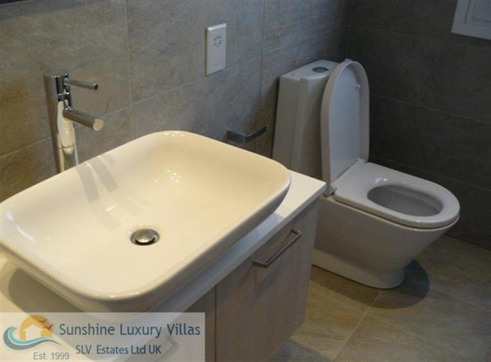 Image No.32-2 Bed Apartment for sale