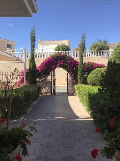 Image No.2-Maison / Villa de 4 chambres à vendre à Peyia