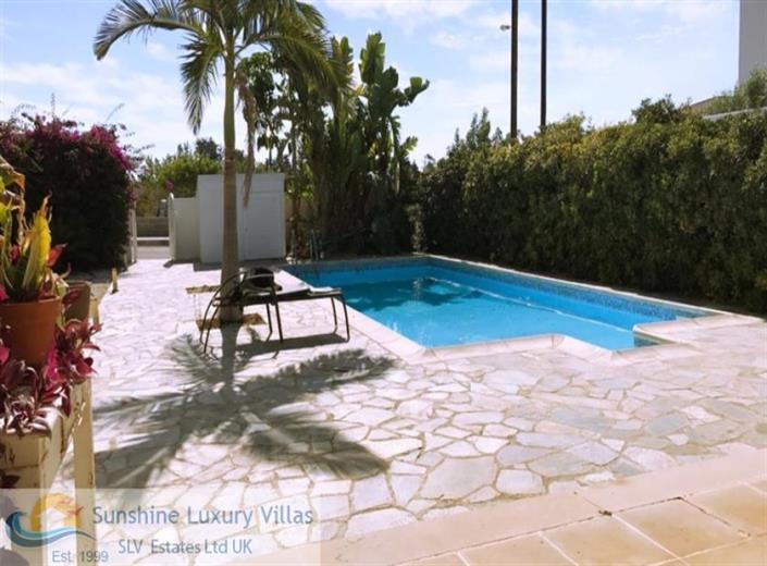 Image No.2-4 Bed House/Villa for sale