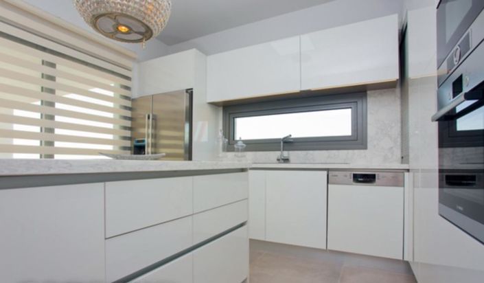 Image No.3-3 Bed Apartment for sale