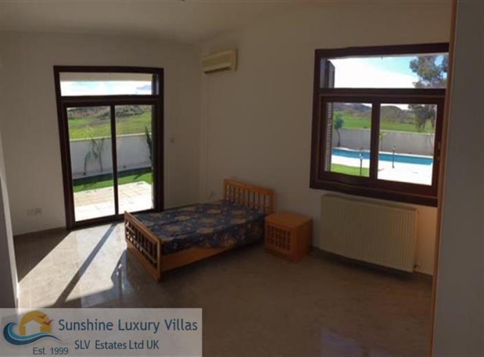 Image No.5-Maison / Villa de 4 chambres à vendre à Latsia