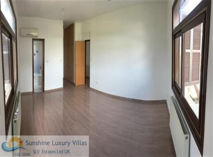 Image No.4-Maison / Villa de 4 chambres à vendre à Latsia