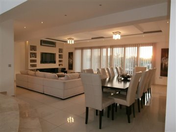 Villa / Détaché de 5 chambres à vendre à Famagusta