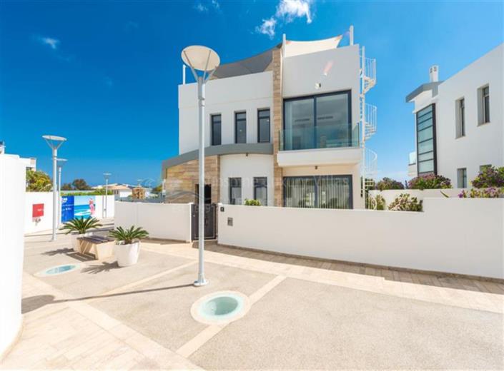 Image No.4-Maison / Villa de 6 chambres à vendre à Cape Greco