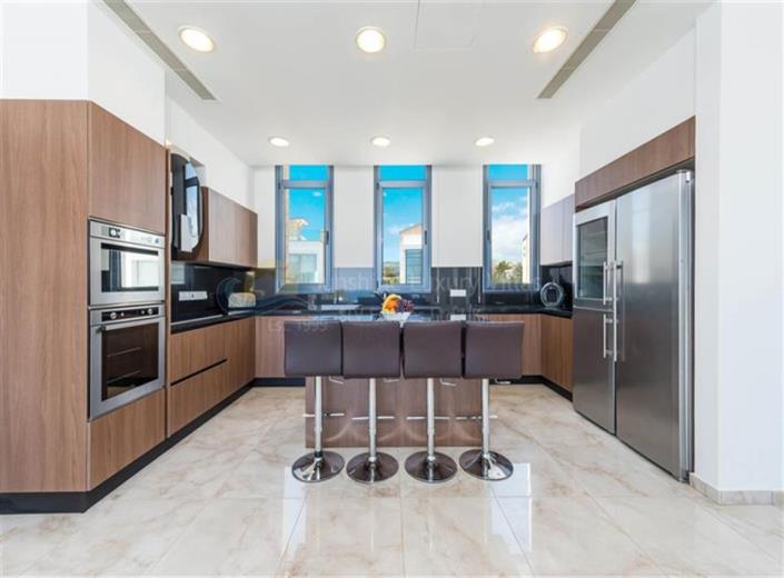 Image No.13-Maison / Villa de 6 chambres à vendre à Cape Greco