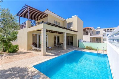 Villa / Détaché de 3 chambres à vendre à Cape Greco