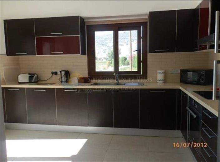 Image No.3-Appartement de 2 chambres à vendre à Peyia