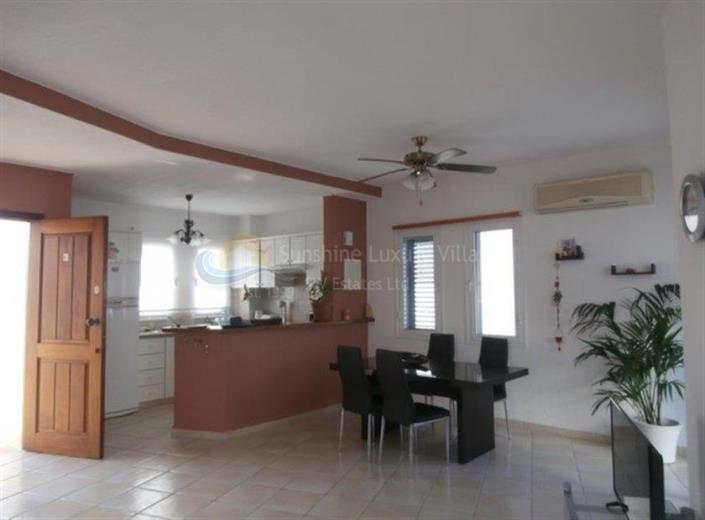 Image No.5-Maison de ville de 3 chambres à vendre à Chlorakas