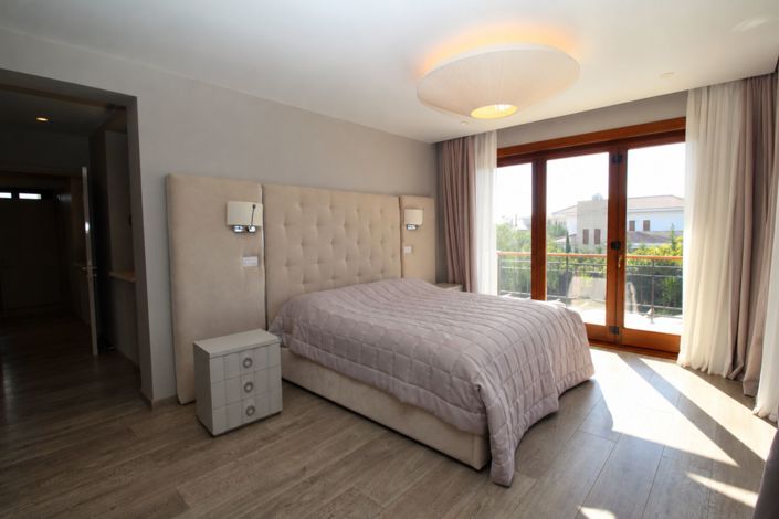 Image No.20-6 Bed Villa for sale